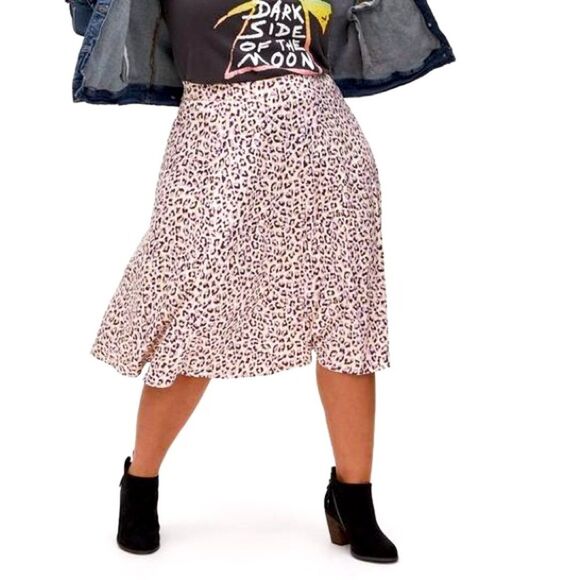 Torrid NWT Womens Plus Size Silky Leopard Print Flowy High Waisted Skirt Size 6X - Picture 1 of 10